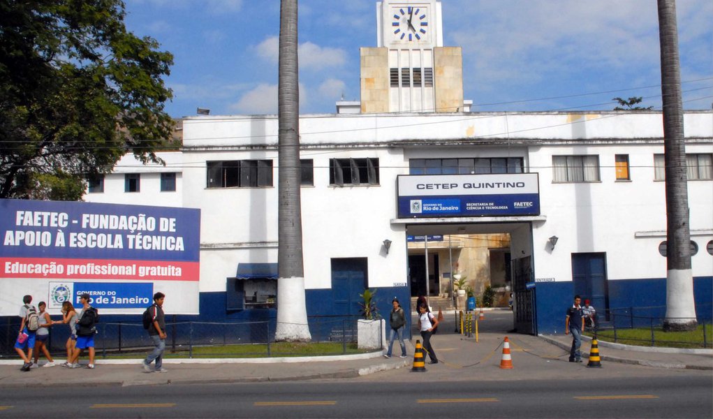 Já estão abertas as inscrições para uma das 68 mil vagas gratuitas nos cursos de qualificação profissional da Fundação de Apoio à Escola Técnica (Faetec), vinculada à Secretaria de Estado de Ciência e Tecnologia do Rio. A fundação também oferece 22 mil oportunidades em cursos de atividades artístico-culturais e físico-esportivas. As inscrições vão até o próximo dia 25