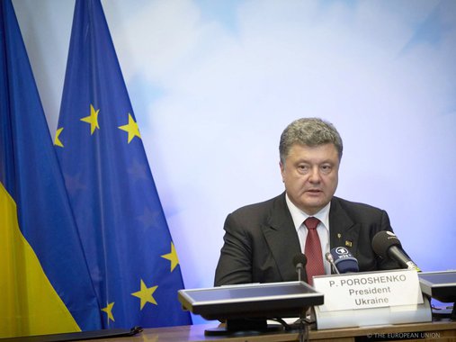 "Acho que estamos muito perto do ponto de não retorno. O ponto de não retorno é uma guerra em grande escala", disse Petro Poroshenko neste sábado, após reuniões com os chefes de Estado e de governo da União Europeia em Bruxelas