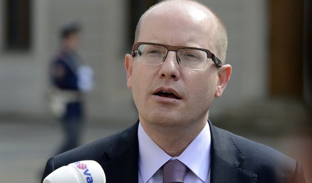 Duas turistas tchecas sequestradas no Paquistão em 2013 foram soltas e já voltaram para a República Tcheca, informou o primeiro-ministro tcheco Bohuslav Sobotka; "Estou feliz em confirmar que Hana Humpalova e Antonie Chrastecka retornaram para a República Tcheca nesta manhã", disse Sobotka; as duas afirmaram não saber quem as sequestrou, pois ninguém se apresentou a elas ou deu quaisquer explicações para o sequestro