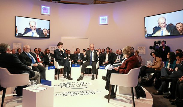 "Houve um redução no crescimento e uma estabilidade na queda da desigualdade. No entanto, é preciso recuperar o caminho do meio, que foi a marca do Brasil na última década, combinando crescimento com redução da desigualdade, que ainda é muito alta", discursou o ministro da Secretaria de Assuntos Estratégicos (SAE), Marcelo Neri, durante o Fórum Econômico Mundial, em Davos