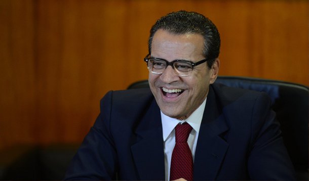 O Palácio do Planalto confirmou, nesta quarta (15), o nome de Henrique Eduardo Alves, ex-presidente da Câmara, para o Ministério do Turismo; segundo nota oficial da Presidência, o convite a Henrique foi feito hoje pela presidente Dilma Rousseff; a posse está marcada para amanhã, às 15h