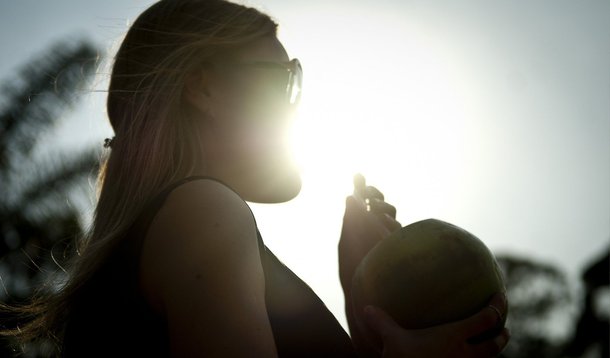 Horário de verão 2014/2015 deverá resultar em uma economia de R$ 278 milhões em termos de geração de energia térmica, informou o Ministério de Minas e Energia; pela estimativa, ganho econômico deve ser menor que o do horário de verão 2013/2014, devido à escassez de chuvas que elevou o uso da energia gerada pelas usinas térmicas