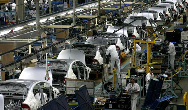O governo negociou a renovação de seu tratado de cota de automóveis com o México, informou o Ministério das Relações Exteriores neste domingo, em acordo que visa proteger o setor automotivo brasileiro; tratado original de 2012 impôs tarifas de até 35% das exportações acima de um limite anual de cerca de US$ 1,5 bilhão de dólares, com o livre comércio de veículos autorizado após seu término, no dia 19 de março; Brasil pediu ao México para estender o acordo que alivia o problema de uma indústria que demitiu centenas de trabalhadores nos últimos meses