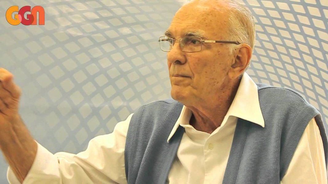 "No clima de ódio que se cultiva no Brasil nos últimos tempos, no clima de condenação irada da política de distribuição de renda, num clima desta natureza só se pode esperar uma decisão legislativa bem retrógrada sobre o limite da idade penal", diz Saturnino Braga, ex-prefeito do Rio de Janeiro; "A persistir este clima, no ano próximo o Congresso Brasileiro pode votar a pena de morte"