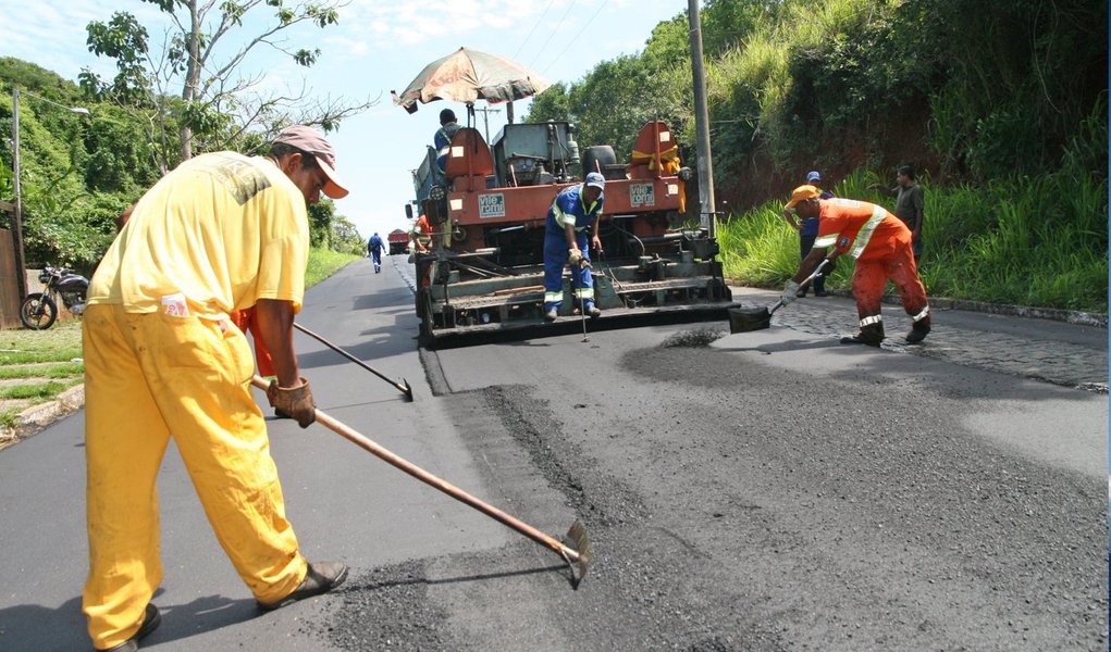 Rodovias concedidas à iniciativa privada apresentaram avaliação bem superior às que são administradas pelo poder público, segundo a edição de 2014 da pesquisa rodoviária da Confederação Nacional de Transportes