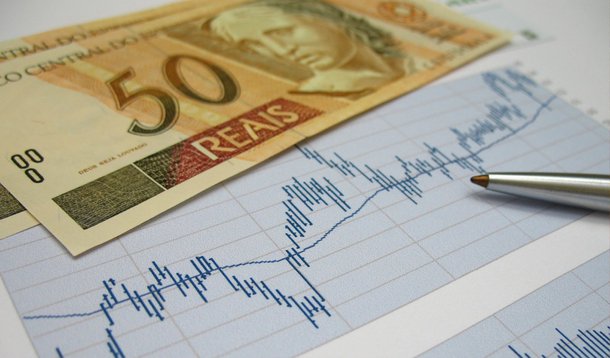 Impulsionada pelas emissões ao BNDES, a Dívida Pública Federal (DPF) encerrou 2014 em R$ 2,296 trilhões; o montante é 8,15% maior que o registrado no fim de 2013