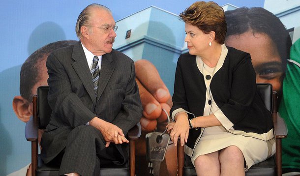 Senador José Sarney (PMDB), que se despede da vida pública, reconhece avanços sociais no Brasil, mas diz que a política regrediu; segundo ele, o sistema político terá que ser reformado ou recriado e será a tônica do novo mandato: “A presidente Dilma terá que ter a coragem de enfrentar o problema. Não será fácil. Enfrentará resistências de aliados e contrários. Mas está preparada para isso”
 
