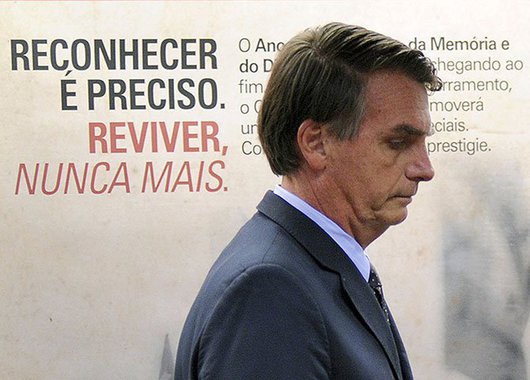 Todas as vezes que Bolsonaro desrespeita os princípios da democracia, nos lembra o quanto ela é importante. E ele não passa de um "estuprador" da liberdade de opinião