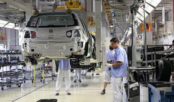 O mercado financeiro manteve inalteradas as projeções de inflação e de crescimento da economia na semana que antecedeu as eleições. Segundo o boletim semanal Focus, divulgado pelo Banco Central, o crescimento da economia esse ano deverá ser de 0,27%. Já a estimativa de inflação é 6,45%, pelo IPCA