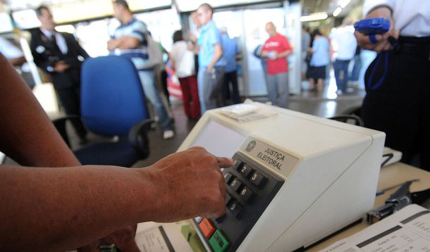 Objetivo das comitivas, entre as quais estão Angola, Zâmbia, Nicarágua, Canadá, Romênia e República Dominicana, é saber como funciona a votação por sistema eletrônico; “Eles poderão ver a abertura das urnas, o desenrolar da votação, o fechamento das urnas e, finalmente, a totalização dos votos no TSE”, explicou à Agência Brasil o chefe da assessoria de Assuntos Internacionais do TSE, Tarcisio Costa