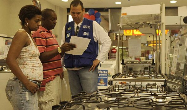 Este foi o pior resultado desde outubro de 2008, informou o IBGE nesta quinta-feira 11; com esse dado, o setor não registra crescimento nas vendas há cinco meses; na comparação com um ano antes, as vendas varejistas recuaram 0,9%