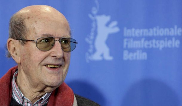 De documentários na década de 1930 ao curta O Velho do Restelo (2014, baseado em episódios de Os Lusíadas), seu último trabalho, Manoel de Oliveira morreu na ativa, fazendo cinema até os últimos dias; aos 100, por exemplo, filmava Singularidades de uma Rapariga Loira