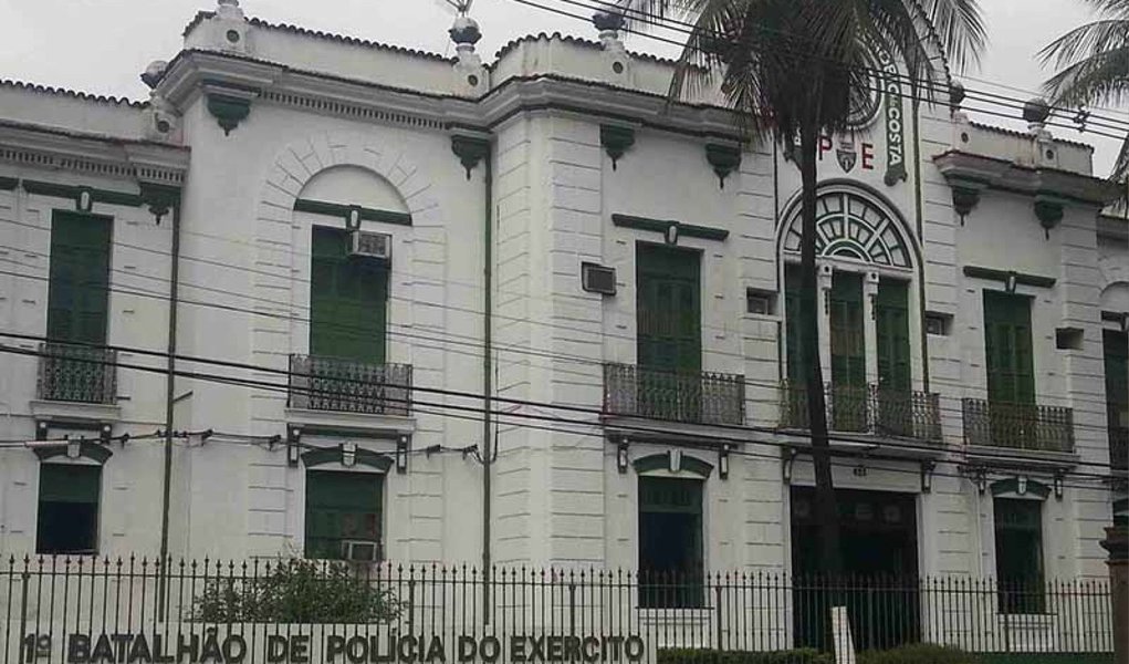 A Comissão Nacional da Verdade (CNV) esteve com peritos e ex-presos políticos no local que foi considerado o principal centro de tortura da ditadura militar no Rio de Janeiro: o antigo prédio do DOI-Codi, na Tijuca, na zona norte; segundo a CNV, pelo menos 30 ativistas presos no local estão desaparecidos e podem ter sido levados para outros centros do regime militar; a iniciativa tem como objetivo detalhar, no relatório final do órgão, a utilização da instalação militar para a tortura, a morte e o desparecimento de pessoas