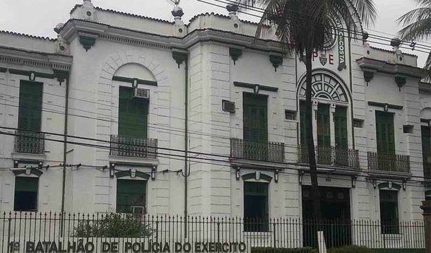 A Comissão Nacional da Verdade (CNV) esteve com peritos e ex-presos políticos no local que foi considerado o principal centro de tortura da ditadura militar no Rio de Janeiro: o antigo prédio do DOI-Codi, na Tijuca, na zona norte; segundo a CNV, pelo menos 30 ativistas presos no local estão desaparecidos e podem ter sido levados para outros centros do regime militar; a iniciativa tem como objetivo detalhar, no relatório final do órgão, a utilização da instalação militar para a tortura, a morte e o desparecimento de pessoas