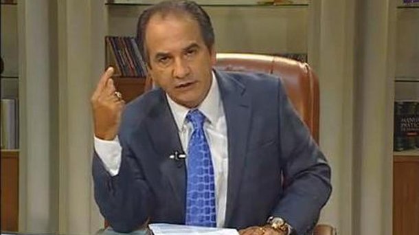 Pastor Silas Malafaia acusou o governo Dilma Rousseff de ser “o maior financiador do ativismo gay”, responsabilizando-o pelo fim das comemorações dos dias do pais e das mães nas escolas ; de imediato, os internautas reagiram e a hashtag #menosodiomalafaia chegou ao topo do Twitter ; o “tuitaço” acabou respigando na candidatura de Marina Silva, que recuou em apoio à causa gay após pressão do evangélico 