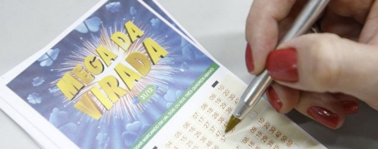 Com o sonho de mudar de vida do dia para a noite, milhares de brasileiros compram o bilhete da Mega da Virada como uma passagem para o paraíso; este ano os apostadores concorrem a um prêmio estimado em mais de R$ 240 milhões; viagem, casa, carro e ajudar a família estão entre as primeiras metas de quem aposta neste sonho; caso um único apostador ganhe o prêmio da Mega da Virada e queira aplicar todo o valor na poupança, poderá viver com uma renda de cerca de R$ 1,4 milhão por mês, o que equivale a mais de R$ 46 mil por dia, de acordo com cálculos da Caixa Econômica Federal