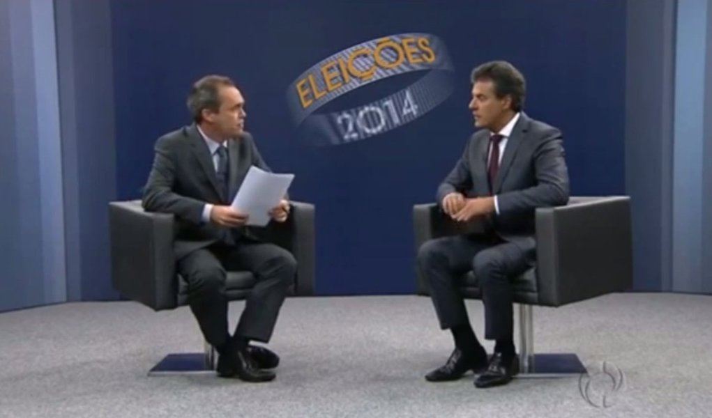 O governador do Paraná, Beto Richa (PSDB), candidato à reeleição, afirmou que em eventual segundo turno entre Dilma Rousseff e Marina Silva vai optar pela candidata do PSB; "Eu sou contra o PT", disse, ao descartar a reeleição da petista; em entrevista à RPC TV, o tucano rebateu as críticas sobre a falta de combustível nas viaturas da Polícia Militar; segundo  o gestor, "é algo pequeno", "muito pequeno", e atribuiu a crise à armação petista