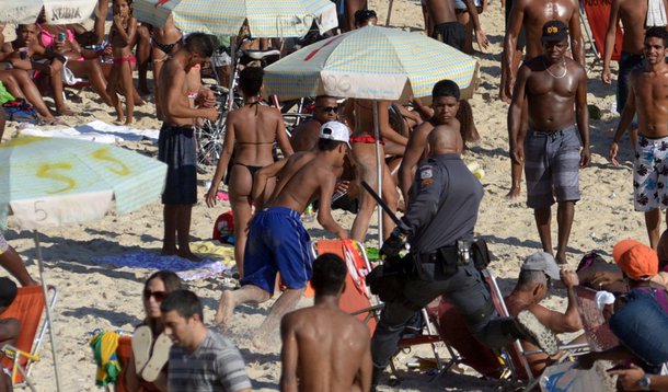 Reforço será empregado, na orla carioca, em operações de abordagem de coletivos, revista de passageiros e maior policiamento nas areias. A medida é uma resposta aos arrastões do último fim de semana nas praias de Ipanema e do Arpoador. A PM, no entanto, nega que tenham ocorrido os roubos coletivos