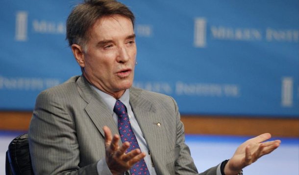  A Justiça Federal do Rio mandou bloquear todos os bens do empresário Eike Batista, dos filhos Thor e Olin, da atual mulher, Flávia Sampaio, e de Luma de Oliveira, ex-mulher; a sentença vai além dos bloqueios efetuados no ano passado, que atingiram somente os saldos de contas bancárias e avança também sobre imóveis, barcos, aeronaves e participações societárias