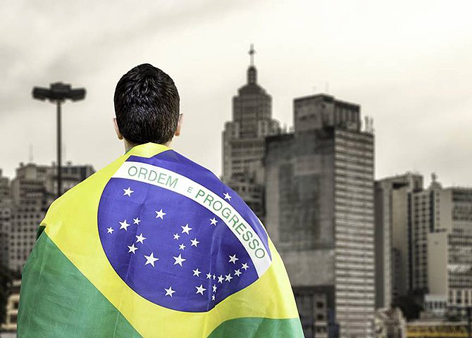 O país hoje se reinventa, apostando em projeto de desenvolvimento melhor para o conjunto do seu povo. A compreensão deste momento é tarefa de quem acredita que o Brasil pode e merece mais