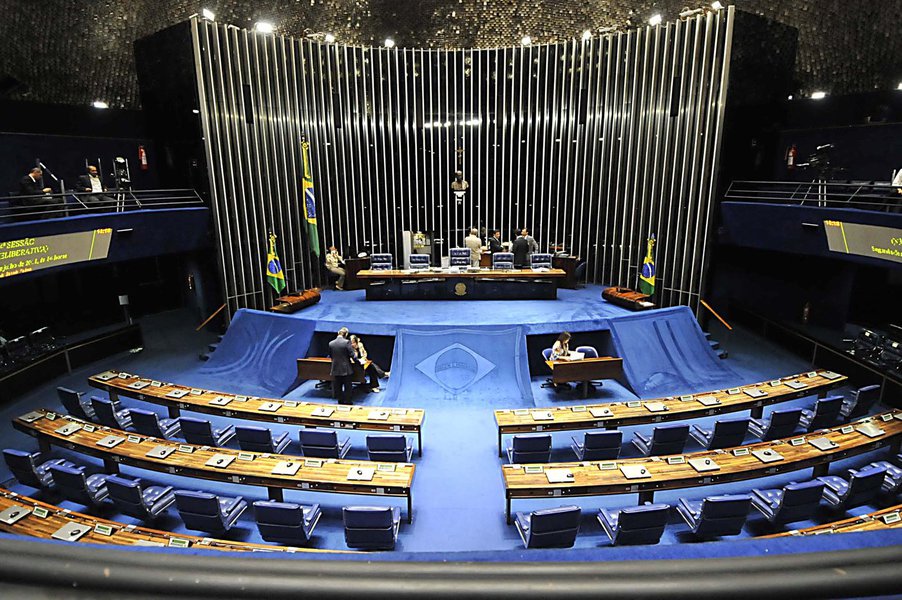 O Senado Federal é a instituição pública mais transparente do Brasil na atualidade. O controle social, derivado da absoluta transparência, nos ajuda a corrigir erros, a eliminar vícios, desperdícios e aperfeiçoar distorções