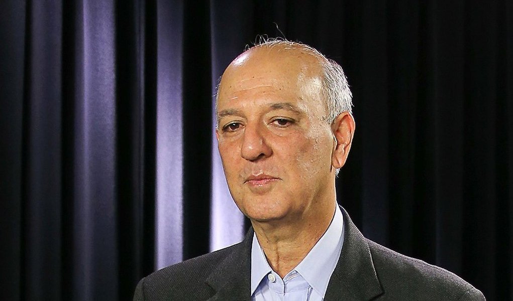 Julgamento do recurso de José Roberto Arruda foi retomado pelo ministro Gilmar Mendes, único a votar a favor do candidato; ex-governador do DF, ele teve registro indeferido pela Justiça Eleitoral com base na Lei da Ficha Limpa, que impede a candidatura de condenados pela segunda instância da Justiça; Arruda ainda pode entrar com recurso no Supremo Tribunal Federal (STF)