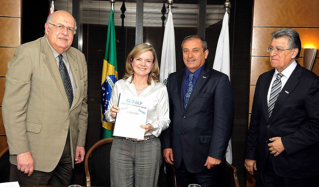 Em evento organizado pela Associação Comercial do Paraná (ACP), candidata Gleisi Hoffmann (PT) disse aos empresários que vai implantar no Estado um modelo de desenvolvimento que tenha como premissa o desenvolvimento regional e territorial sustentável, aliado à participação social e também ao planejamento e organização da gestão pública