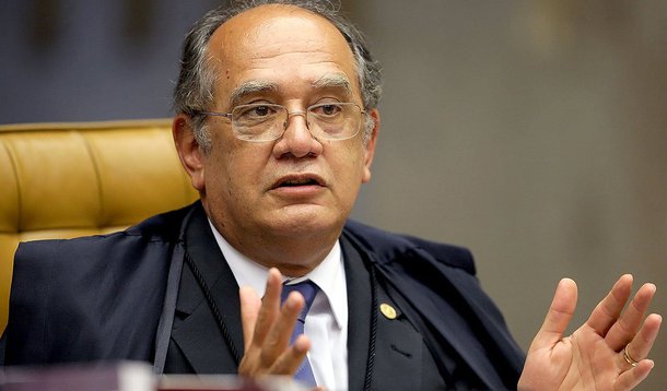 “É notório que não estamos vivendo um bom momento”, disse o ministro Gilmar Mendes, vice-presidente do Tribunal Superior Eleitoral; ele citou a decisão de cassar o registro da candidatura do deputado federal Paulo Maluf (PP-SP) à reeleição com base na Lei da Ficha Limpa; “Precisamos melhorar muito, porque corremos o risco de desmoralização. Muitas dessas debilidades têm a ver com a forma de composição da Justiça Eleitoral. Do envolvimento com questões de interesse e talvez de sua falta de preparo para lidar com pressão”, disse
