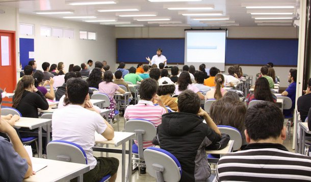 A portaria que lista os cursos de pós-graduação stricto sensu e as instituições onde serão ministrados está publicada na edição de hoje (12) do Diário Oficial da União