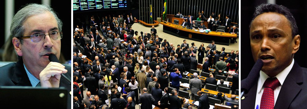 Após comandar série de derrotas do governo na Câmara, presidente da Casa, Eduardo Cunha (PMDB), defende presença do PT na CPI da Petrobras: “O PT tem direito a um posto na mesa da CPI, não se trata de uma concessão”; ele reconhece que o líder petista Sibá Machado reivindicou a cadeira de relator da Comissão para o seu partido;  "No caso da reforma política, o PT não estava querendo constituir a comissão. A gente atropelou mesmo. O PMDB escolheu a presidência. E cedeu a relatoria ao DEM. Não excluo a hipótese de isso acontecer outras vezes. Mas insisto: não sei se seria de bom alvitre a gente fazer isso em todas as comissões"