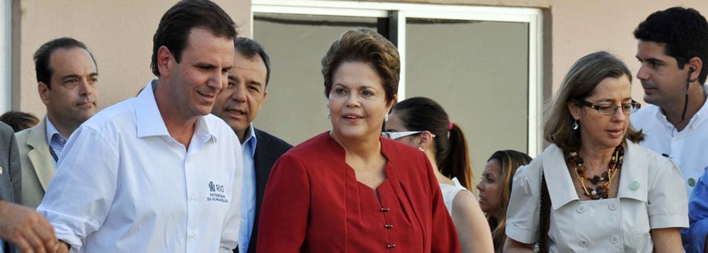 O prefeito do Rio, Eduardo Paes, afirmou que a abertura de uma ação judicial contra a União, sobre a renegociação das dívidas, não afeta a relação com o governo Dilma; o Executivo informou que vai fazer um depósito judicial nesta quarta-feira (25) com o valor restante da dívida com a União; "Não pensem que o fato de a Prefeitura do Rio entrar com uma ação na Justiça contra o governo federal significa uma ruptura política com a presidenta Dilma"