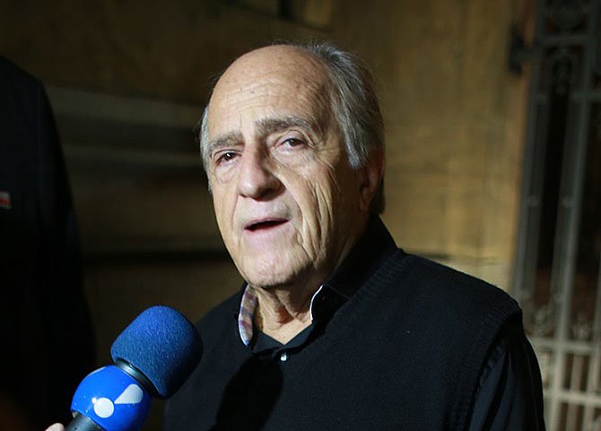 Agora lhe pergunto: Dilma renuncia ao PT, e qual sua sugestão, ela se filiaria a qual partido? Dê uma ideia. Ao PSDB, que no ranking da corrupção é o primeiro colocado?