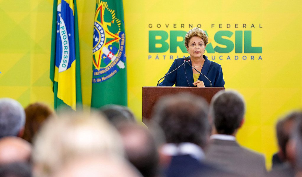 "Os tempos que vêm aí não serão fáceis para ela. Não estão sendo mas ainda vai piorar. Ela vai precisa de muita boa vontade para aprovar o ajuste fiscal, no clima atual do Congresso", diz a colunista Tereza Cruvinel, que elogia a decisão da presidente de se reunir com os líderes aliados nesta manhã