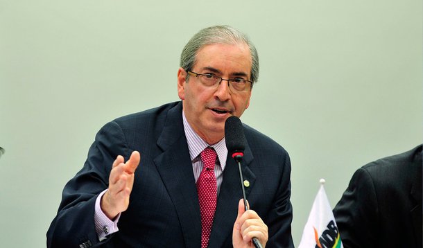 Em referência aos ministros Aloizio Mercadante e Pepe Vargas, o presidente da Câmara dos Deputados, Eduardo Cunha (PMDB-RJ), afirmou que agentes políticos do Executivo cometeram um erro estratégico, que "causou um mal estar"; "É um episódio que mostra muito mais um erro político daqueles agentes do Poder Executivo, que tentaram fazer interferência, pois a Casa reagiu. Eu acredito que mais do que o problema comigo, o problema foi na própria base aliada, que foi pressionada", disse