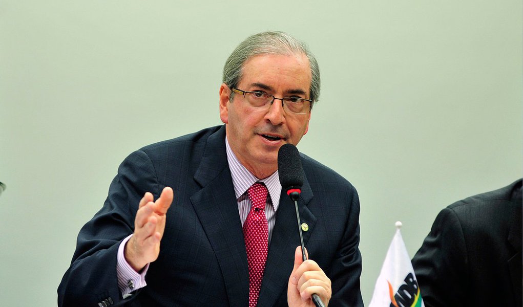 Em referência aos ministros Aloizio Mercadante e Pepe Vargas, o presidente da Câmara dos Deputados, Eduardo Cunha (PMDB-RJ), afirmou que agentes políticos do Executivo cometeram um erro estratégico, que "causou um mal estar"; "É um episódio que mostra muito mais um erro político daqueles agentes do Poder Executivo, que tentaram fazer interferência, pois a Casa reagiu. Eu acredito que mais do que o problema comigo, o problema foi na própria base aliada, que foi pressionada", disse
