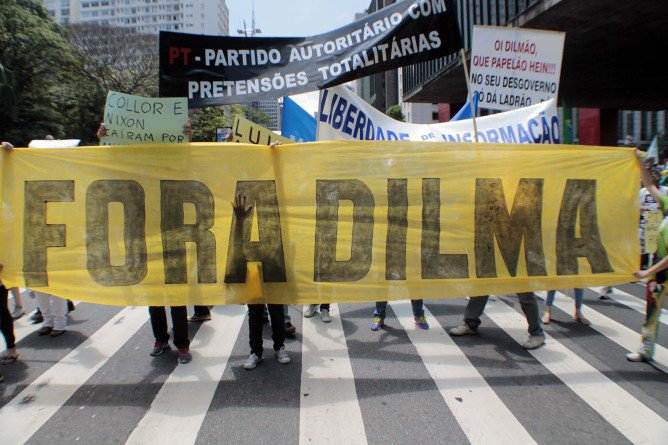 Chegam a ser ridículos e muitas vezes "cômicos" tais protestos de características conservadoras e golpistas, mas a verdade é que não o são