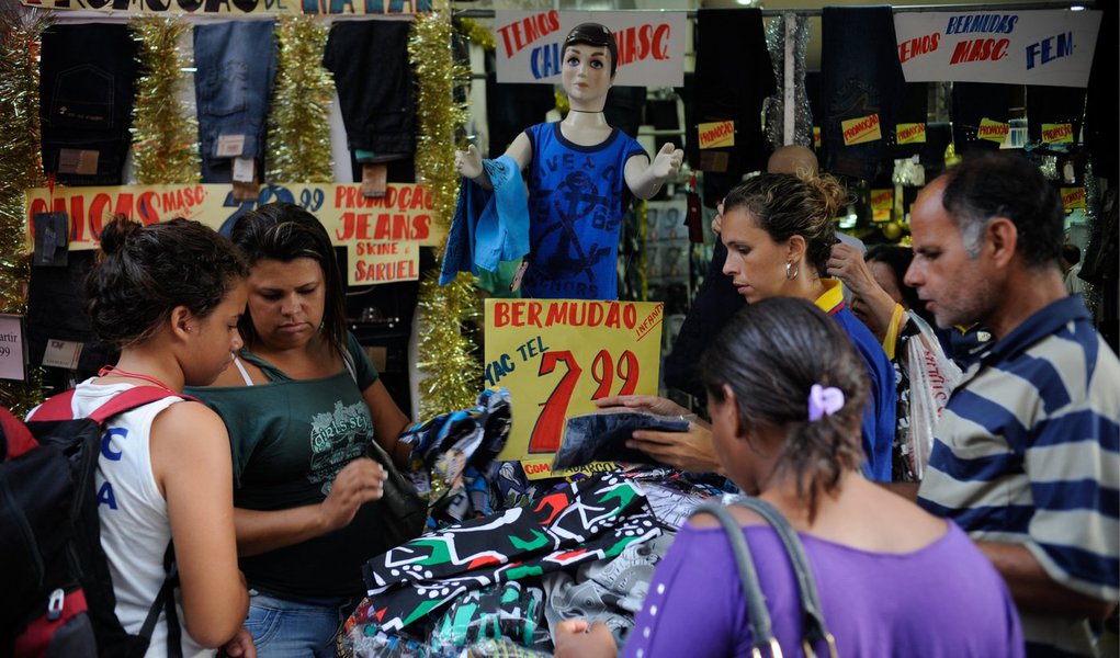 Índice de Confiança dos Empresários do Comércio (Icec) fechou 2014 com queda de 13,4% na comparação com dezembro de 2013, o maior recuo anual do indicador em toda a série histórica iniciada em março de 2011; dados do índice foram divulgados nesta terça-feira 6, pela Confederação Nacional do Comércio de Bens, Serviços e Turismo (CNC)
