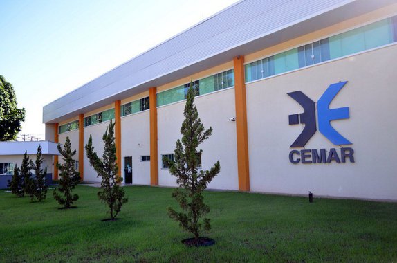 A pedido da PGE, o TJ-MA retirou de pauta o processo em que a Remoel Engenharia cobra do Estado uma suposta dívida de aproximadamente R$ 200 milhões por conta do processo de privatização da Cemar, em 2000; a matéria somente deve retornar para deliberação do plenário após o julgamento da Adin apresentada pela PGE junto ao STF e ao próprio TJ em função da lei que autorizou a transferência da suposta dívida da Cemar com a Remoel para o Estado ferir as constituições federal e estadual