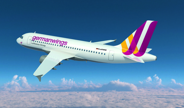 O voo da Germanwings 4U814, com 123 passageiros e cinco tripulantes a bordo, decolou neste sábado, 4, de Colônia, na Alemanha, às 9h55 locais; pouco depois desviado para Stuttgart, quando a aeronave Airbus A319 parecia estar perdendo combustível, disse a companhia em um comunicado; a Germanwings disse que os pilotos desligaram um dos motores da aeronave e seguiram para Stuttgart quando o problema foi detectado; " Não foi um pouso de emergência", disse a companhia; destino final do voo era a Venezuela