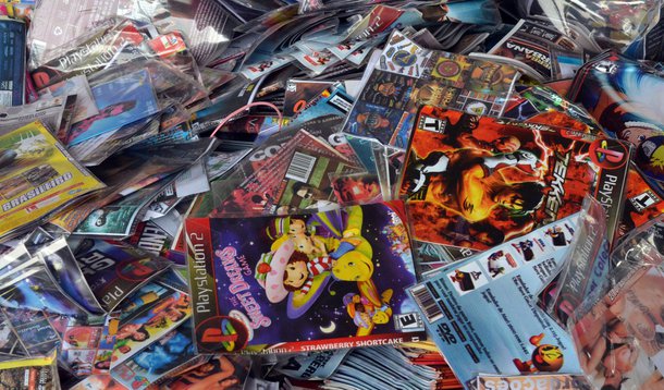 A Polícia Civil do Rio de Janeiro divulgou, Dia Nacional de Combate à Pirataria, balanço do material apreendido em operação realizada terça-feira em todo o estado; o órgão informou que foram apreendidos cerca de 25 mil itens piratas e autuadas 113 pessoas; houve prejuízo de aproximadamente R$ 1 milhão para o comércio ilegal de produtos no estado; mil policiais e 300 viaturas foram mobilizados para a ação de combate ao comércio ilegal de produtos