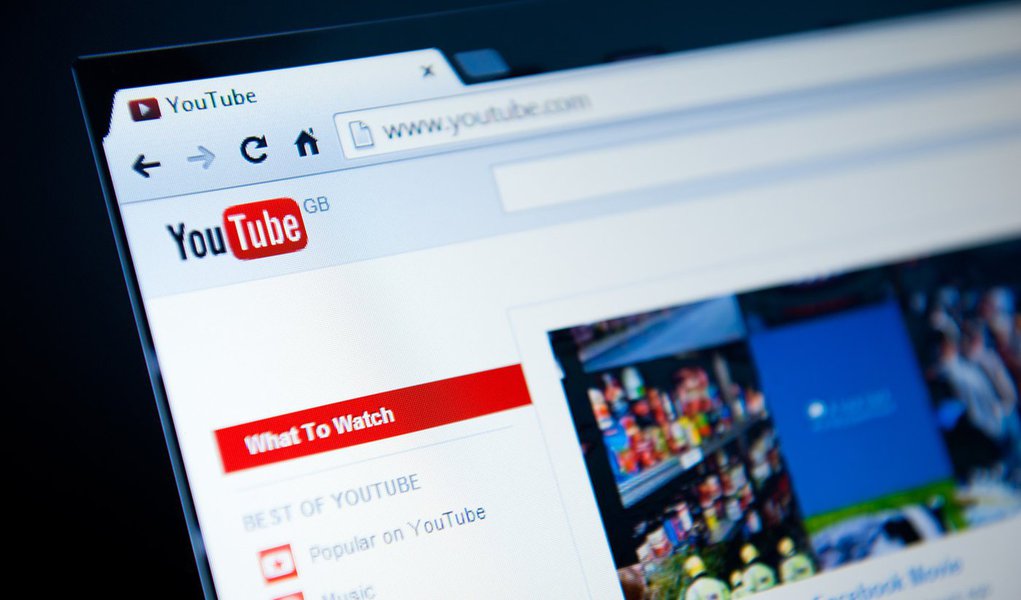 O acesso foi bloqueado nesta segunda-feira por uma decisão judicial baseada em queixas de indivíduos, segundo uma fonte da indústria de telecomunicações do país, enquanto um promotor solicitou a proibição de sites de mídia social depois da circulação de imagens do incidente envolvendo a morte de um promotor na semana passada