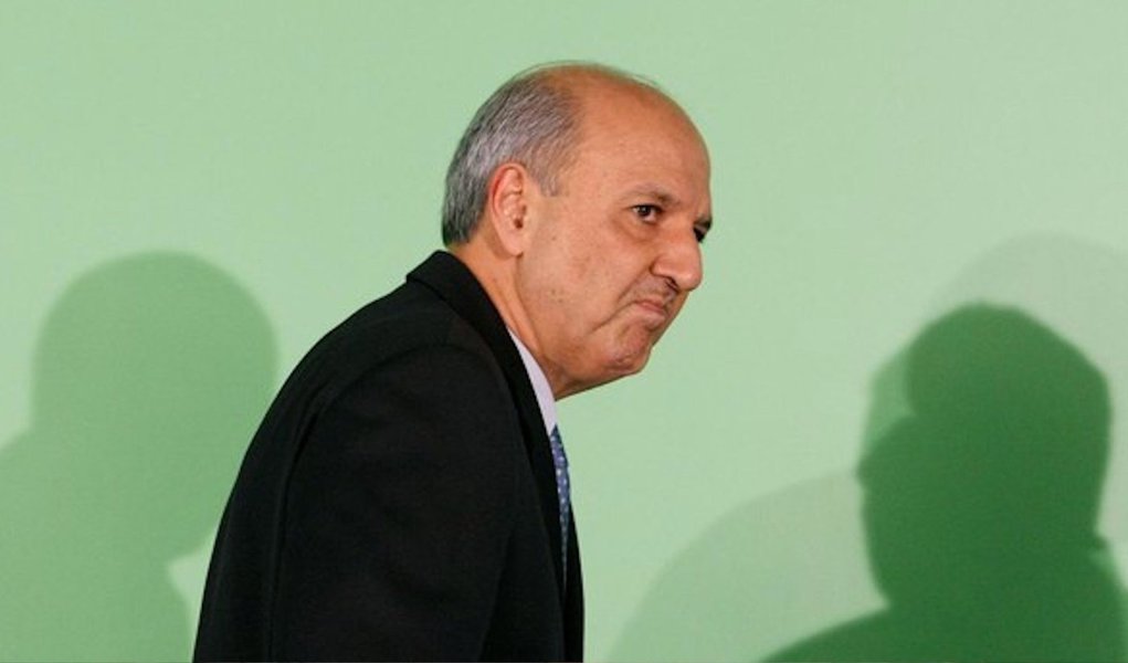 A partir do pedito do MPDFT, foam bloqueados R$ 73.214.276,91 referentes ao ex-governador do DF, José Roberto Arruda, o ex-vice-governador Paulo Octávio, Marcelo Carvalho, José Celso Gontijo, José Geraldo Maciel, Durval Barbosa e a empresa Call Tecnologia; a Justiça investiva, agora, se os réus possuem bens, valores ou contas-correntes no exterior