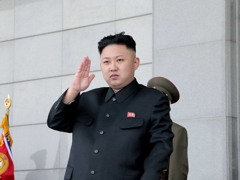 O líder da Coreia do Norte, Kim Jong Un, afirmou que está aberto a uma reunião de alto nível com a vizinha Coreia do Sul, dias após uma proposta de Seul para retomar o diálogo; "Se autoridades sul-coreanas querem melhorar as relações entre a Coreia do Norte e do Sul através de conversações, podemos retomar reuniões de alto nível travadas", disse Kim em discurso de Ano Novo transmitido pela mídia estatal nesta quinta-feira