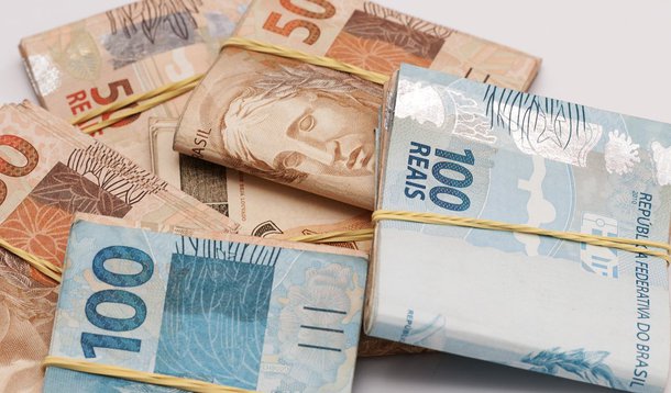 Em virtude da queda de arrecadação Federal do Imposto de Renda (IR) e dos Impostos sobre Produtos Industrializados (IPI), a segunda parcela do Fundo de Participação dos Estados (FPE) terá redução de 18,6% em comparação ao valor recebido em janeiro do ano passado; o percentual significa R$ 70 milhões a menos na receita estadual; o FPE representa 34,93% do orçamento geral do Estado e 40,24% da receita do Tesouro Estadual