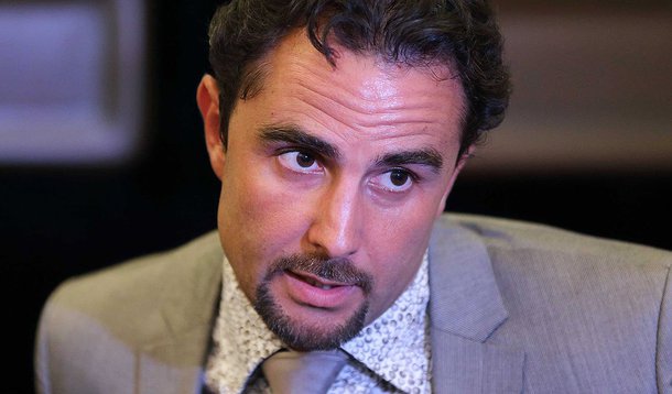 Alvo de um mandado de captura internacional, lançado pela Suíça por violações de segredo bancário, especialista em informática franco-italiano Hervé Falciani, que esteve na origem das revelações do escândalo de evasão fiscal na filial suíça do HSBC, destacou que os jornalistas tiveram acesso apenas a "uma parte" das informações que transmitiu ao Estado francês; "A administração fiscal ficou com muito mais", acrescentou