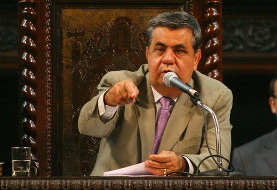 De volta à Assembleia Legislativa (Alerj) após um hiato de quatro anos, o presidente regional do partido, Jorge Picciani, vem colidindo internamente com os interesses do grupo que inclui o governador Luiz Fernando Pezão, o ex-governador Sérgio Cabral e o prefeito do Rio, Eduardo Paes