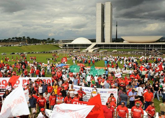 Só  assim o Congresso Nacional aprovará as reformas necessárias para a radicalização da nossa democracia