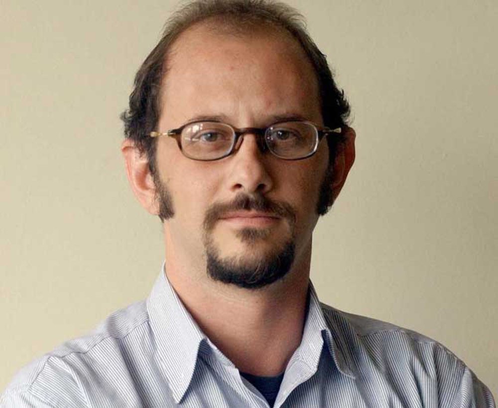 Brasil. Brasilia - DF. Pauta: Oswaldo Buarim Junior Brasilia, 11/01/2004 Foto: Carlos Moura/CBPress  ID  Editor de Brasil  Oswaldo Buarim Junior, jornalista de ?culos e de cavanhaque.