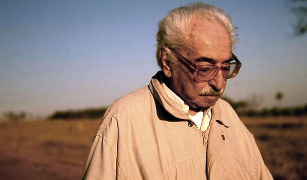 Considerado um dos maiores autores da língua portuguesa, o poeta mato-grossense estava internado desde o último dia 24 no Hospital Proncor, de Campo Grande (MS), devido a uma obstrução intestinal. Segundo a assessoria do hospital, o poeta faleceu às 8h05, devido à falência múltipla dos órgãos