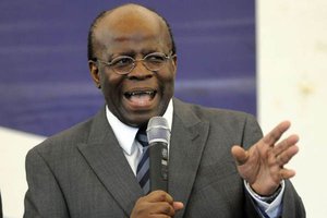 O ex-ministro Joaquim Barbosa não dá ponto sem nó. No midiático julgamento do "mensalão do PT", ele fez uma dobradinha explícita com a emissora